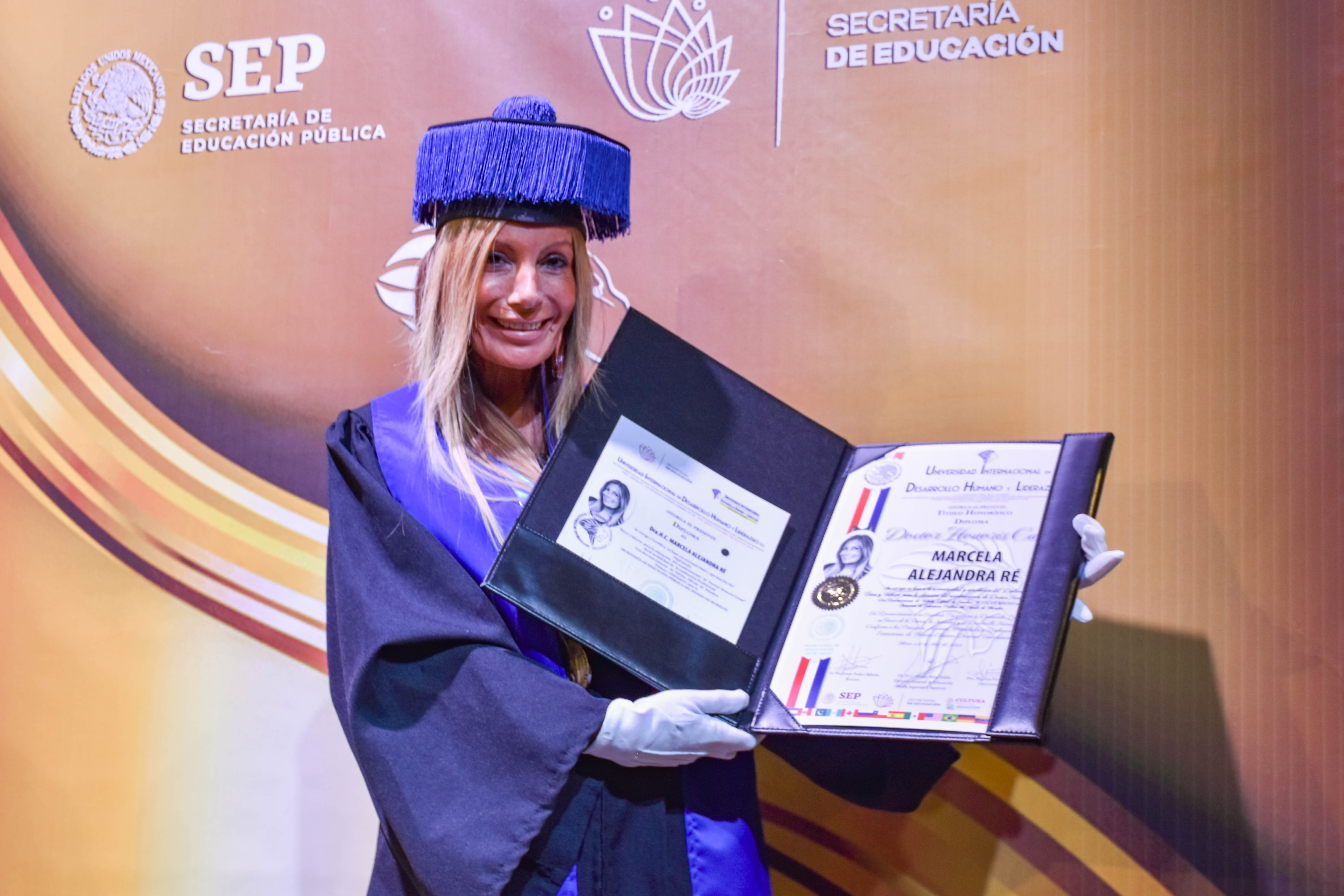 Dra. Marcela Ré recibe el título de Doctor Honoris Causa, investidura 2023